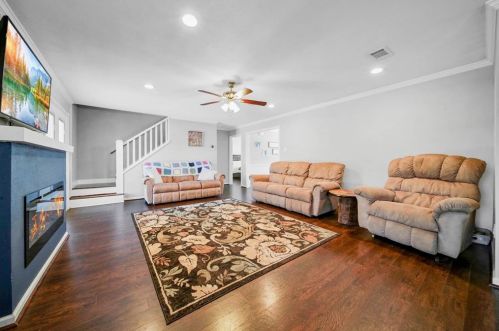 1100 Chateau Wood Pkwy Dr, Conroe TX  77385-9773 exterior