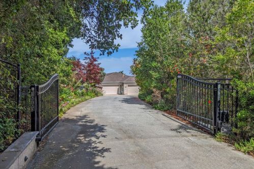 10703 Magdalena Rd, Los Altos, CA 94024-6465