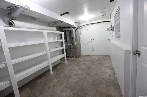 621 Hilo St, Sandy UT 84070-0904 exterior