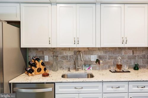 85 Valleybrook Dr, Lancaster PA  17601-4612 exterior