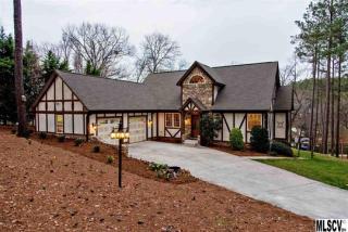 1364 Misty Ln, Hickory, NC 28601-8182