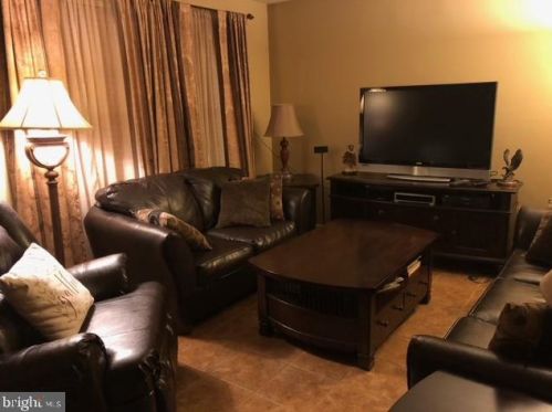 15 Fireside Ct, Willingboro, NJ 08046-2020