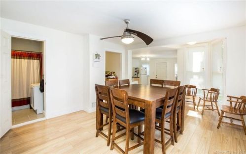 95 Mount Pleasant St, Derby, CT 06418-2706