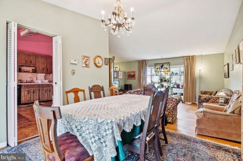 10905 Oakwood St, Silver Spring MD 20901-1238 exterior