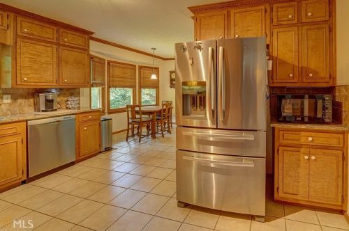 5025 Shore Dr, Conyers GA  30094-4711 exterior
