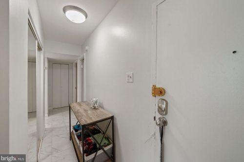 5017 7th Rd, Arlington, VA 22204-2577