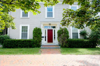 729 Middle St, Portsmouth, NH 03801-5013