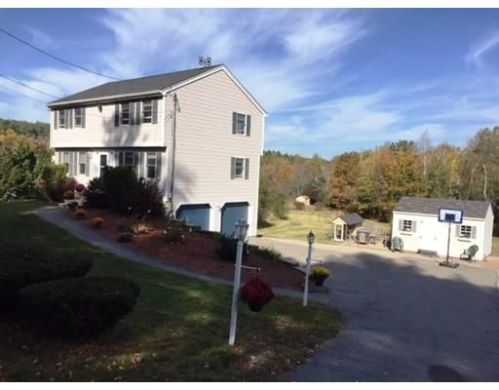 66 Burns Rd, Pelham, NH 03076-3100