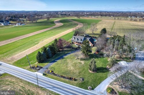 2045 Rockvale Rd, Lancaster PA  17602-1405 exterior