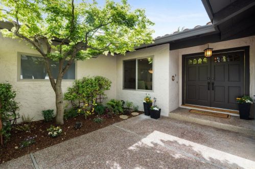 288 Almond Ave, Los Altos, CA 94022-2205