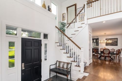 172 Catalpa Rd, Wilton CT  06897-2004 exterior