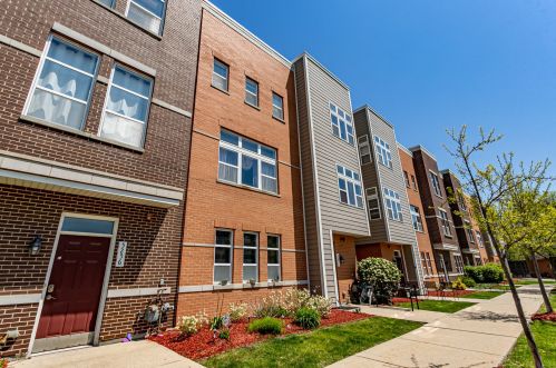 5254 Hanson Ave, Chicago, IL 60639-4171