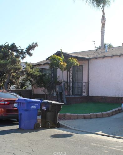 8210 Denbo St, Paramount, CA 90723-2713