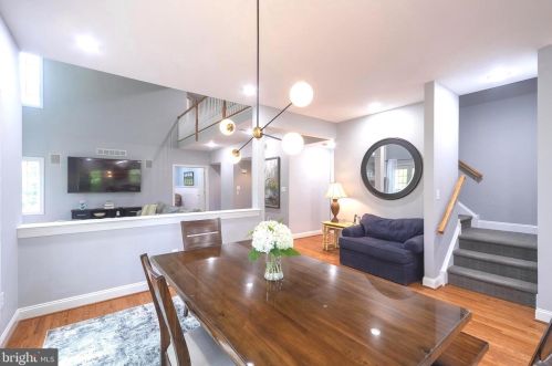 19 Walker Dr, Princeton NJ 08540-2324 exterior