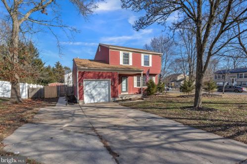 8 Bromley Dr, Erial, NJ 08081-9655
