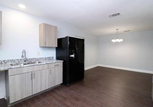 624 Fort Worth St, Midlothian TX  76063-2180 exterior