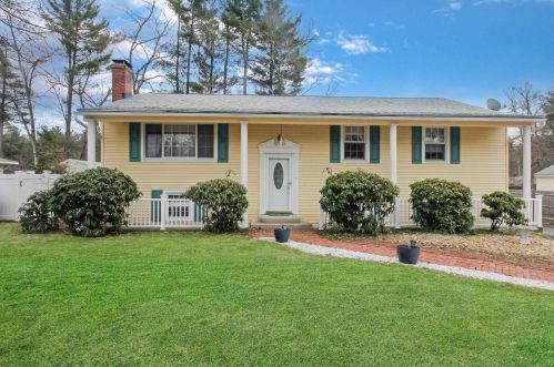 11 Woodland Dr, Nashua, NH 03063-2056
