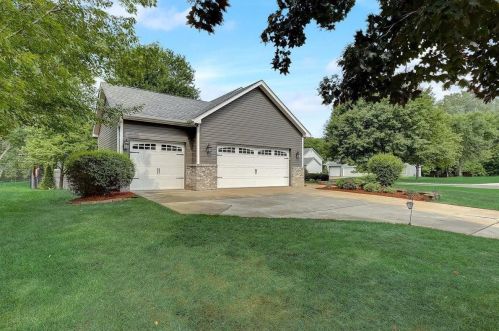 10940 Xeon St, Minneapolis, MN 55433-7802