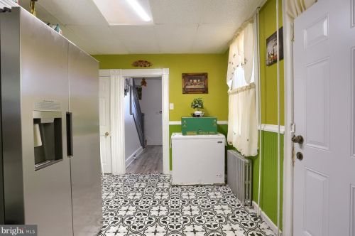 543 Strawberry St, Lancaster PA  17602-4466 exterior