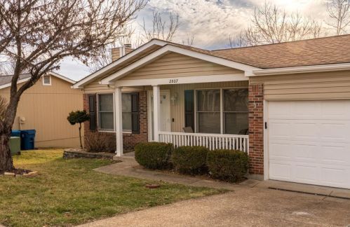 2807 Rose Acres Ln, Hazelwood, MO 63043-1147
