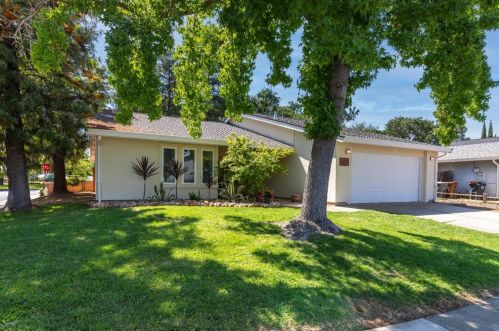 10192 Carmel Valley Way, Elk Grove, CA 95624-2749