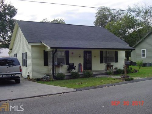 42 Chestnut St, Trion, GA 30753-1202