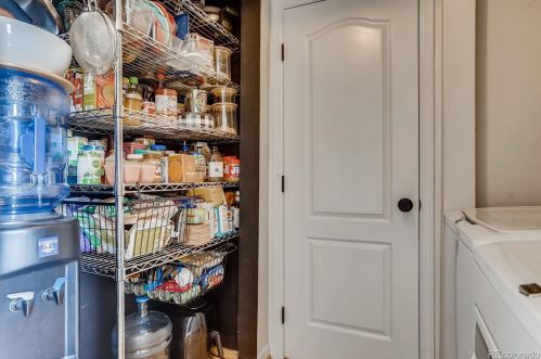 773 Locust St, Denver CO 80207-3942 exterior