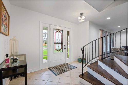 22 University Dr, Buffalo Grove, IL 60089-4340
