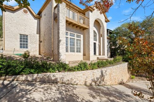 6108 Cape Coral Dr, Austin TX  78746-7213 exterior