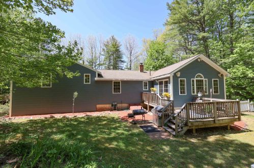 31 Cricket Ln, Sandown, NH 03873-2002