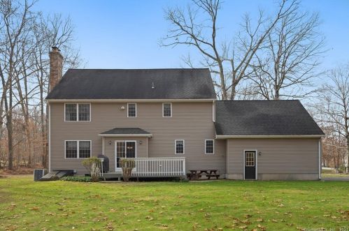 4 Esther Ln, Colchester, CT 06415-1777