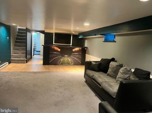 5918 Jackson St, Philadelphia PA  19135-4031 exterior