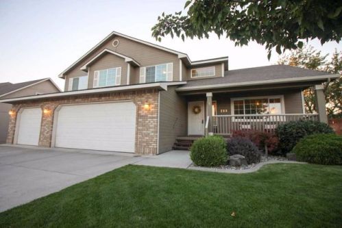 208 Louisiana St, Kennewick, WA 99336-9415