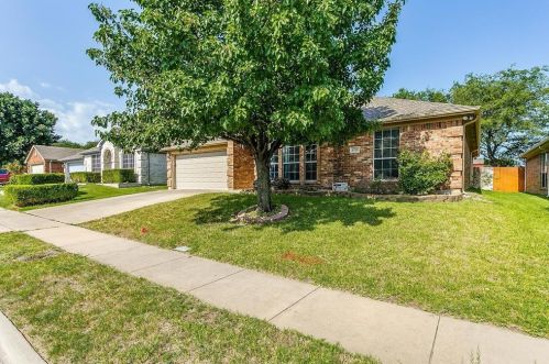 5725 Crowder Dr, Fort Worth, TX 76179-7703