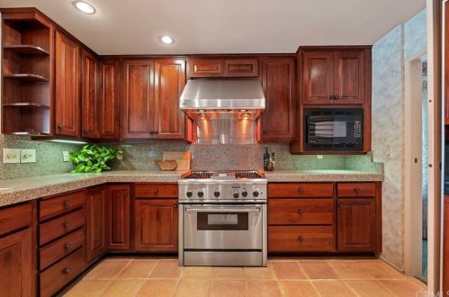 6535 Rycroft Dr, Riverside CA  92506-5314 exterior