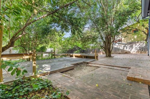 7204 Bucknell Dr, Austin TX  78723-1630 exterior