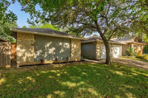 11608 Bittern Holw, Austin TX  78758-3629 exterior