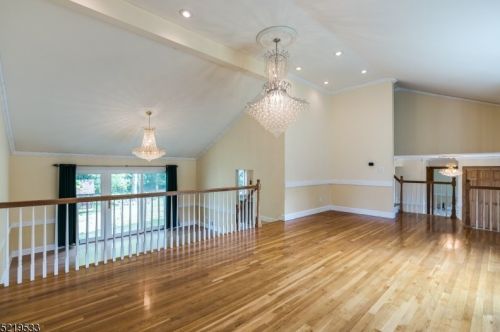 24 Normandy Dr, Parsippany NJ  07054-4070 exterior