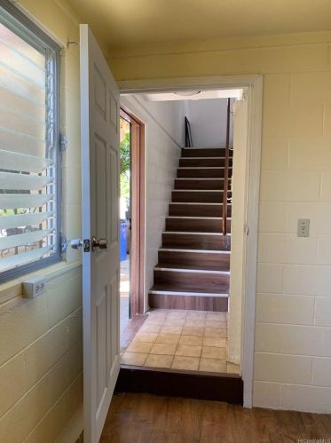 428 Elena St, Honolulu, HI 96817-2301