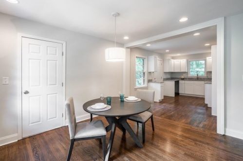 2350 Manor Ave, Atlanta GA  30344-1028 exterior