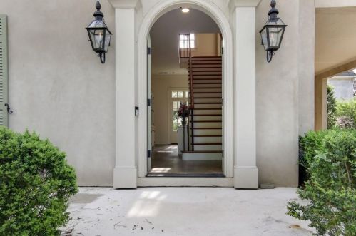 2077 Mckinley Rd, Atlanta, GA 30318-1705