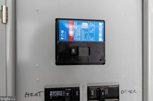 2024 8th St, Philadelphia PA  19122-1304 exterior