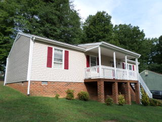 15610 Roland View Dr, Chester VA  23831-7252 exterior