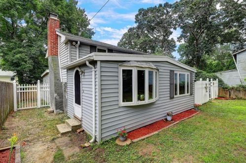 182 Haswill St, Warwick, RI 02889-8831