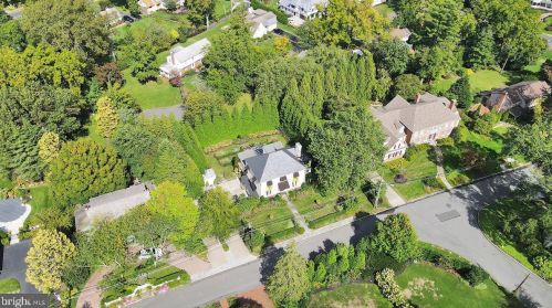 145 Winding Way, Tavistock NJ 08033-3642 exterior