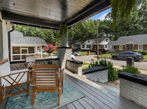 993 Burns Dr, Atlanta GA  30310-4631 exterior