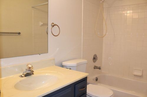 979 Cedar Ridge Dr, Cincinnati OH  45245-3050 exterior