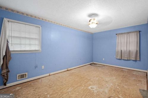 5348 Denny Dr, Atlanta GA  30349-5209 exterior