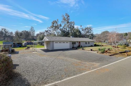 3113 Butler Ln, Valley Springs, CA 95252-9518