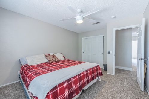 42336 La Gabriella Dr, Lancaster CA 93536-4388 exterior